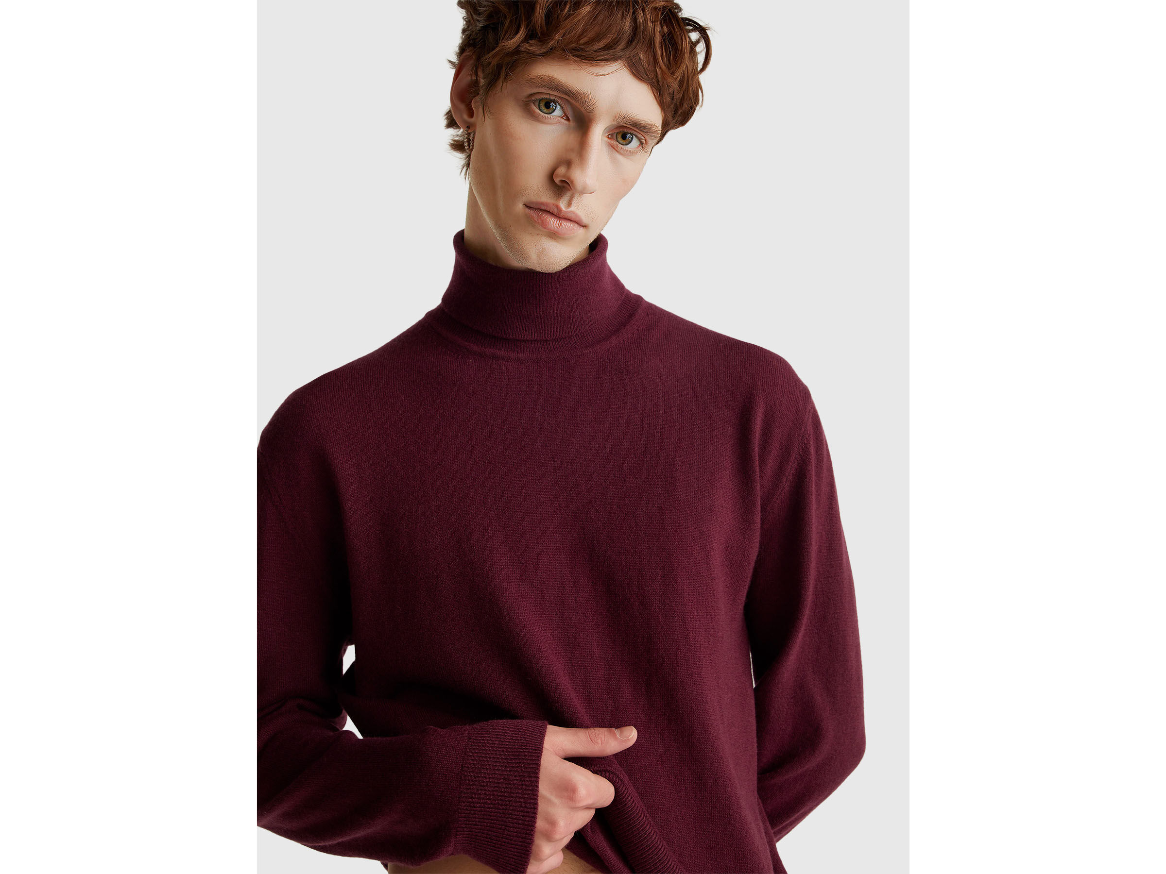 TURTLE NECK SWEATER Hombre image number 4
